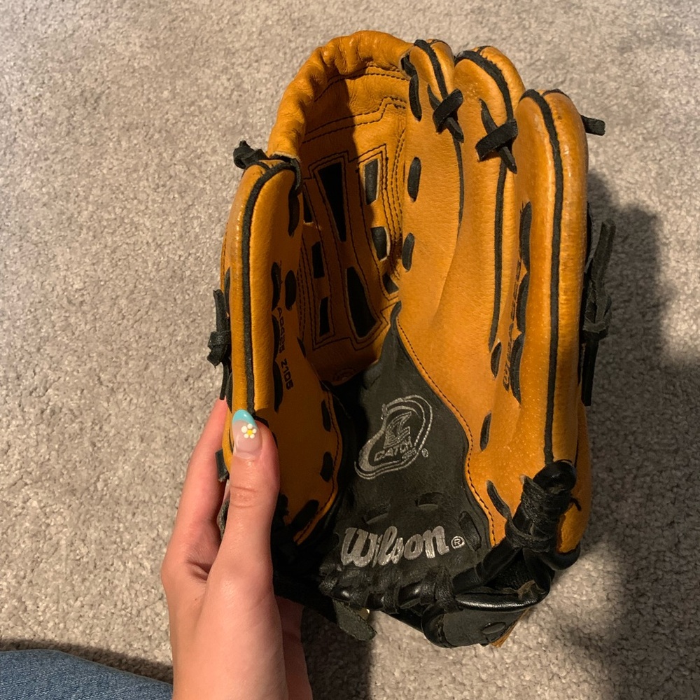 Kids Wilson baseball/softball glove